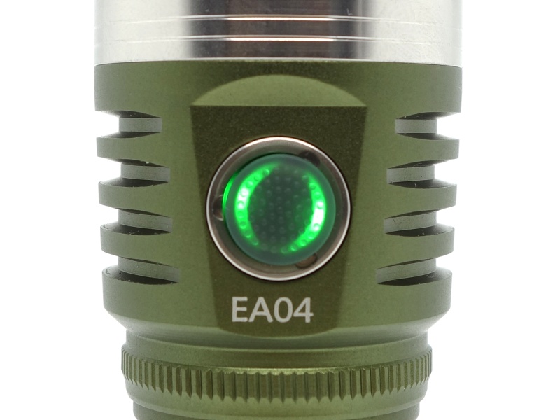 Astrolux EA04 charging-green