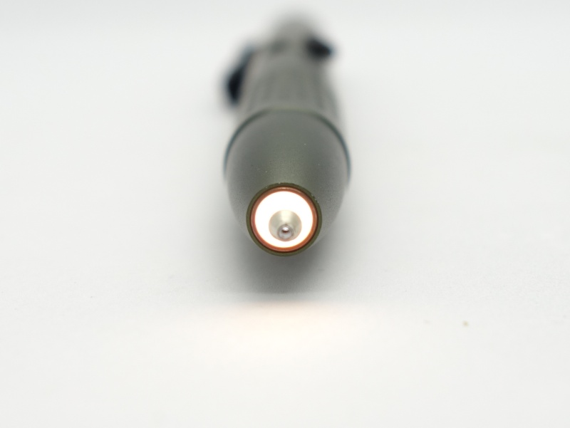 Olight O'Pen Glow closeup-pen-tip-light