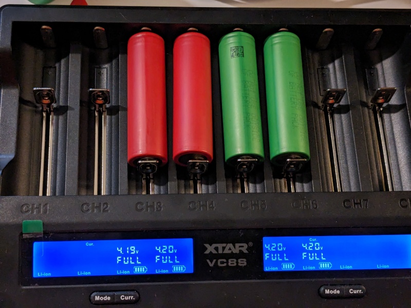 XTAR VC8S charging-2a-3